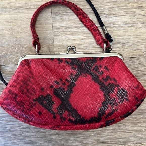 VINTAGE Kathie Lee Red and Black Python Clutch Bag with Strap - Picture 2 of 10